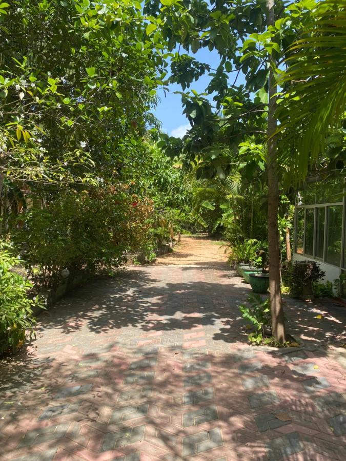 Island Breeze Inn Nilaveli Exterior foto
